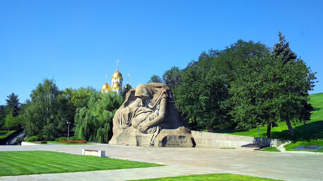 Памятник скорбящей матери, Волгоград Памятник скорбящей матери Волгоград